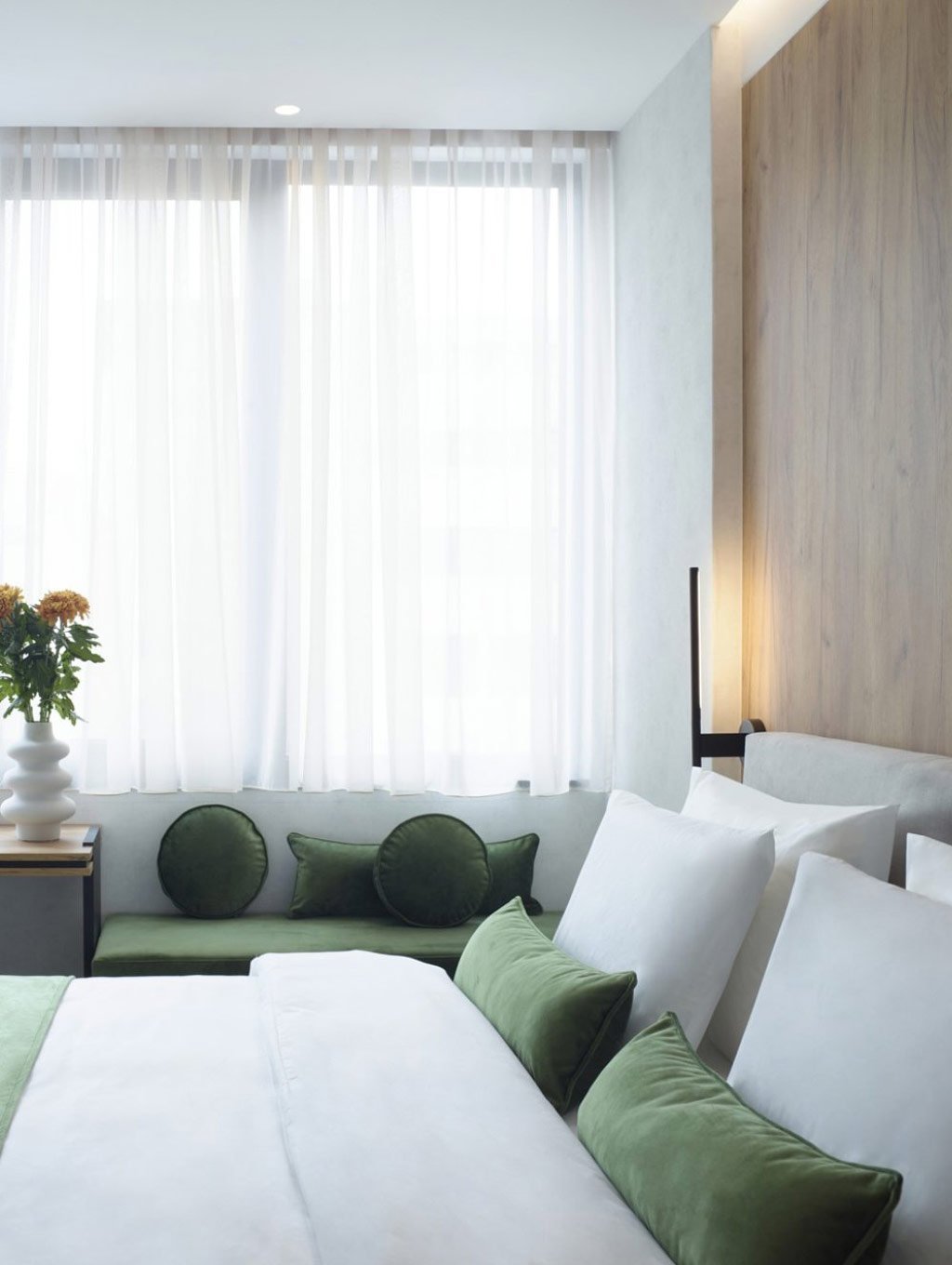 THE PORT FRIENDS & FAMILY ROOM</br>